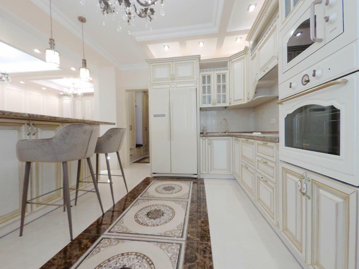 Сказочно Волшебная Квартира Соломенском Районе Добробут Kiev Exteriör bild