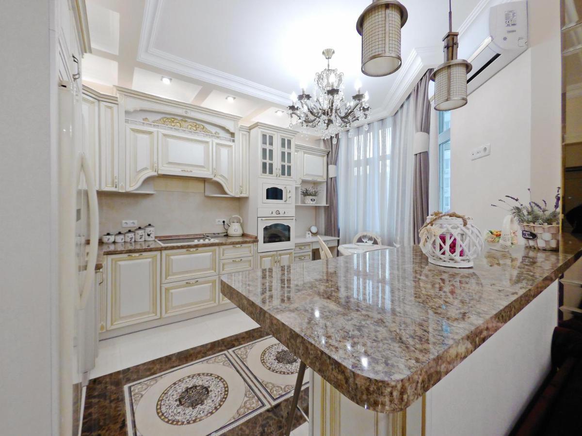 Сказочно Волшебная Квартира Соломенском Районе Добробут Kiev Exteriör bild