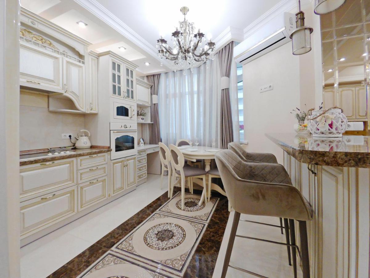 Сказочно Волшебная Квартира Соломенском Районе Добробут Kiev Exteriör bild